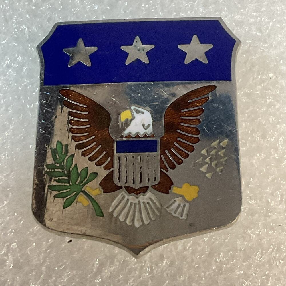 US Army 3 Star War College Pin Heraldic Crest WW2 Silver Tone GnuCollectibles